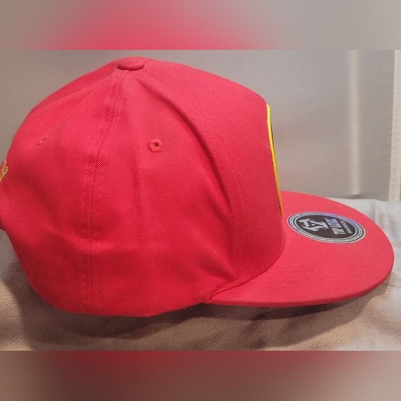 Top Level Snapback Money Hat Red/Black/Gold Dollar Sign Adjustable Like New - Picture 8 of 11